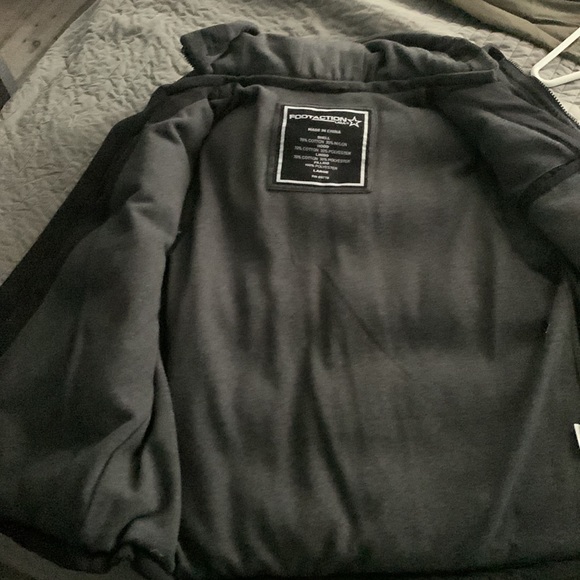 Footaction puff vest/Size Large/REMOVABLE HOODIE - Picture 3 of 5